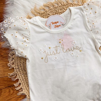 Conj. Blusa Just Love com Margaridas e Short - Off White e Areia